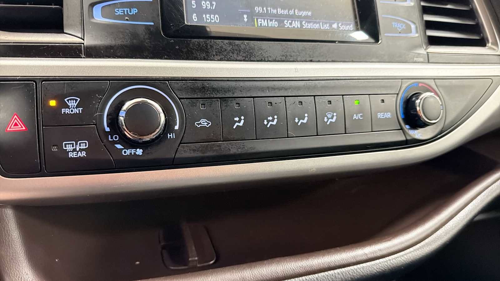 Thumbnail: 2017 Toyota Highlander - 20