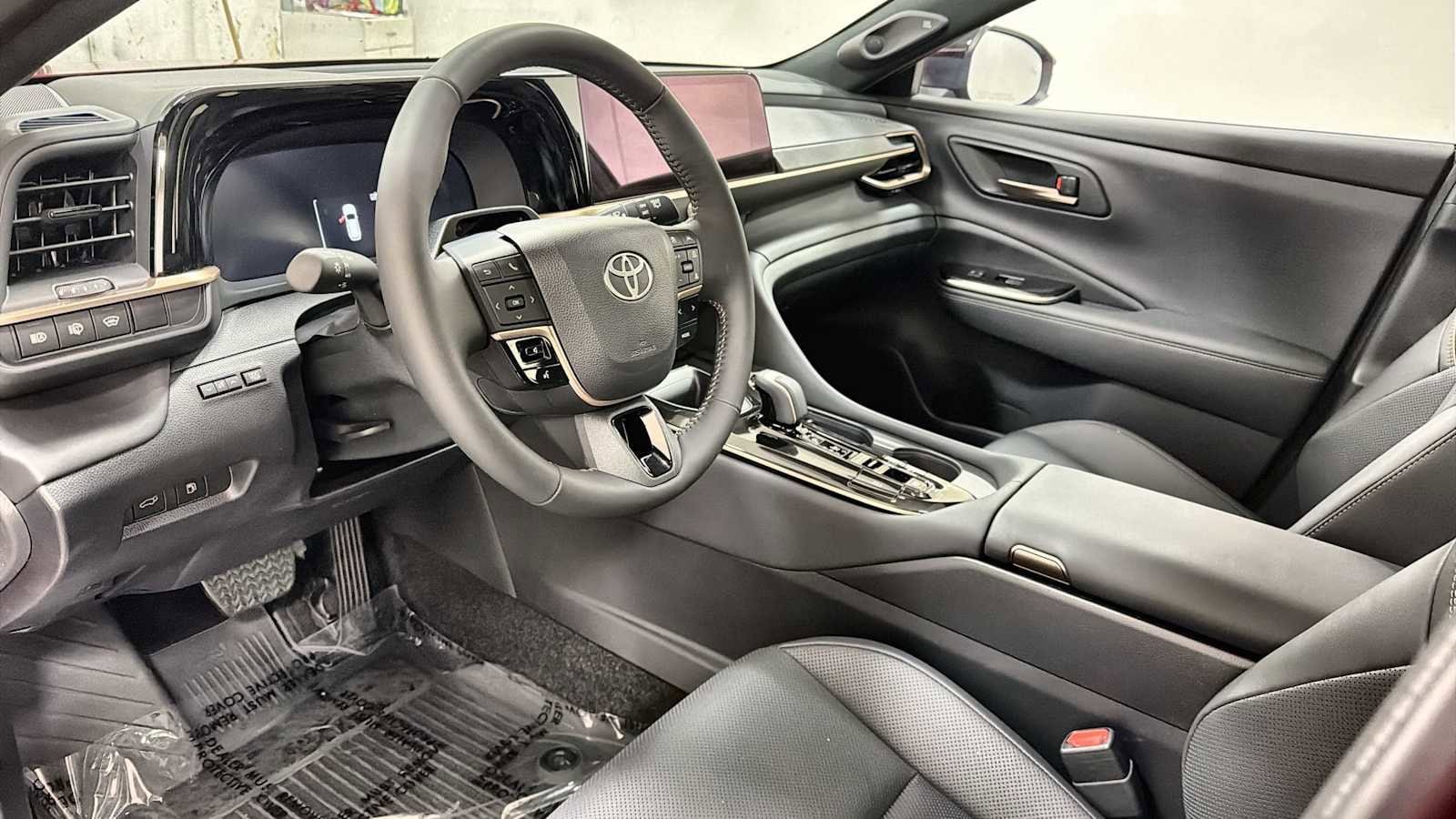 2026 Toyota Crown Signia Limited - Photo 12