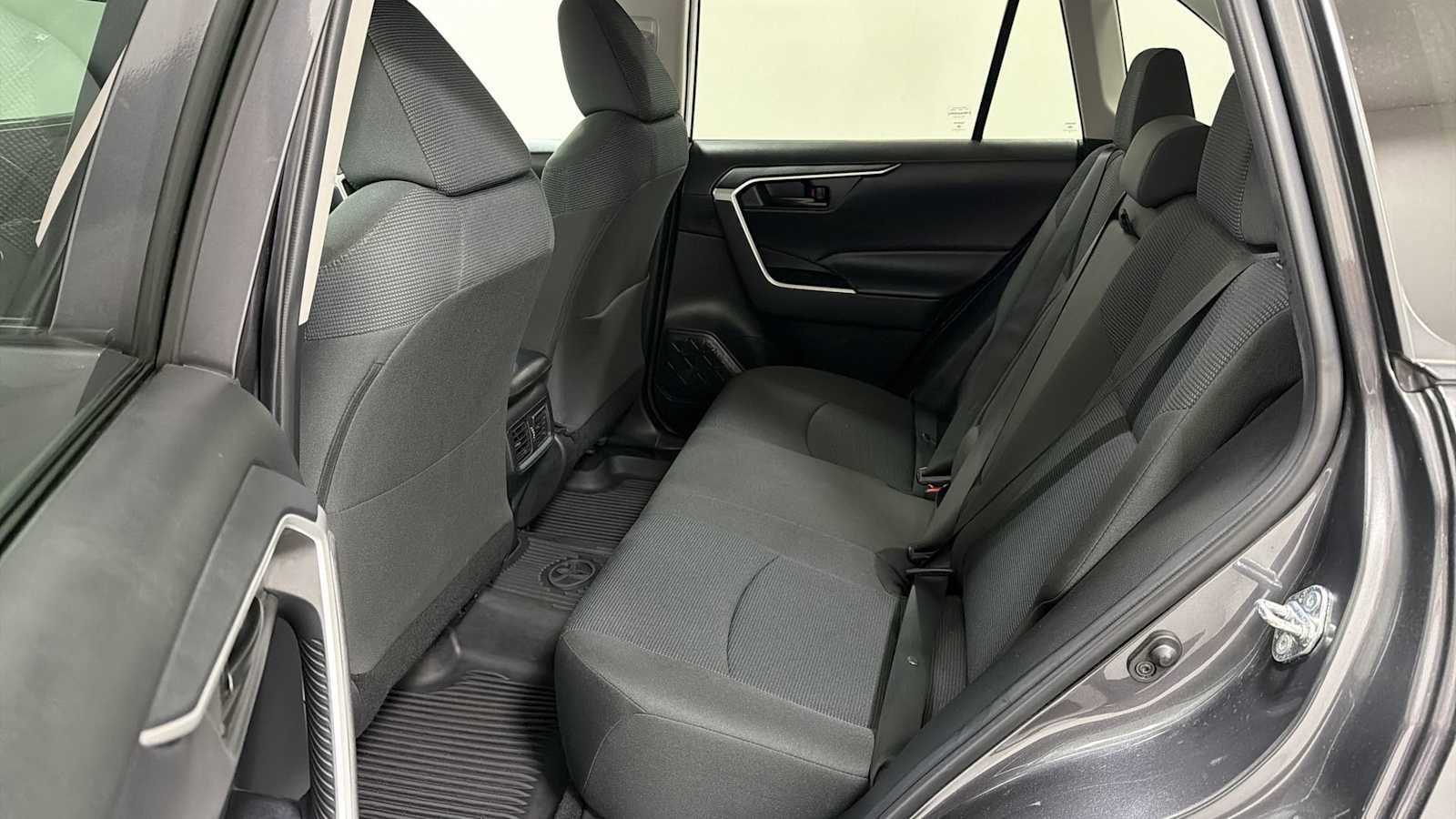 Thumbnail: 2022 Toyota RAV4 - 23