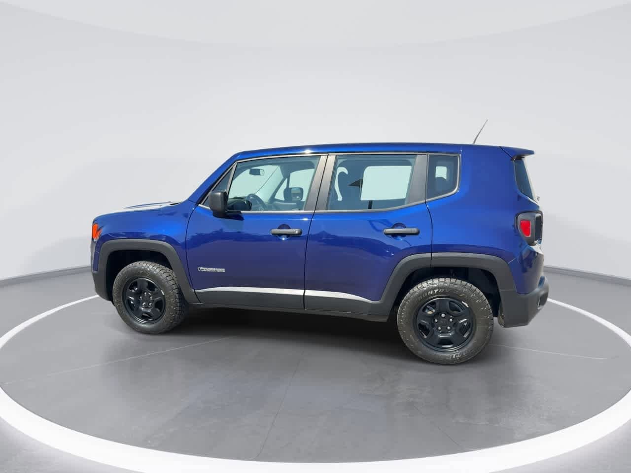 Thumbnail: 2016 Jeep Renegade - 5