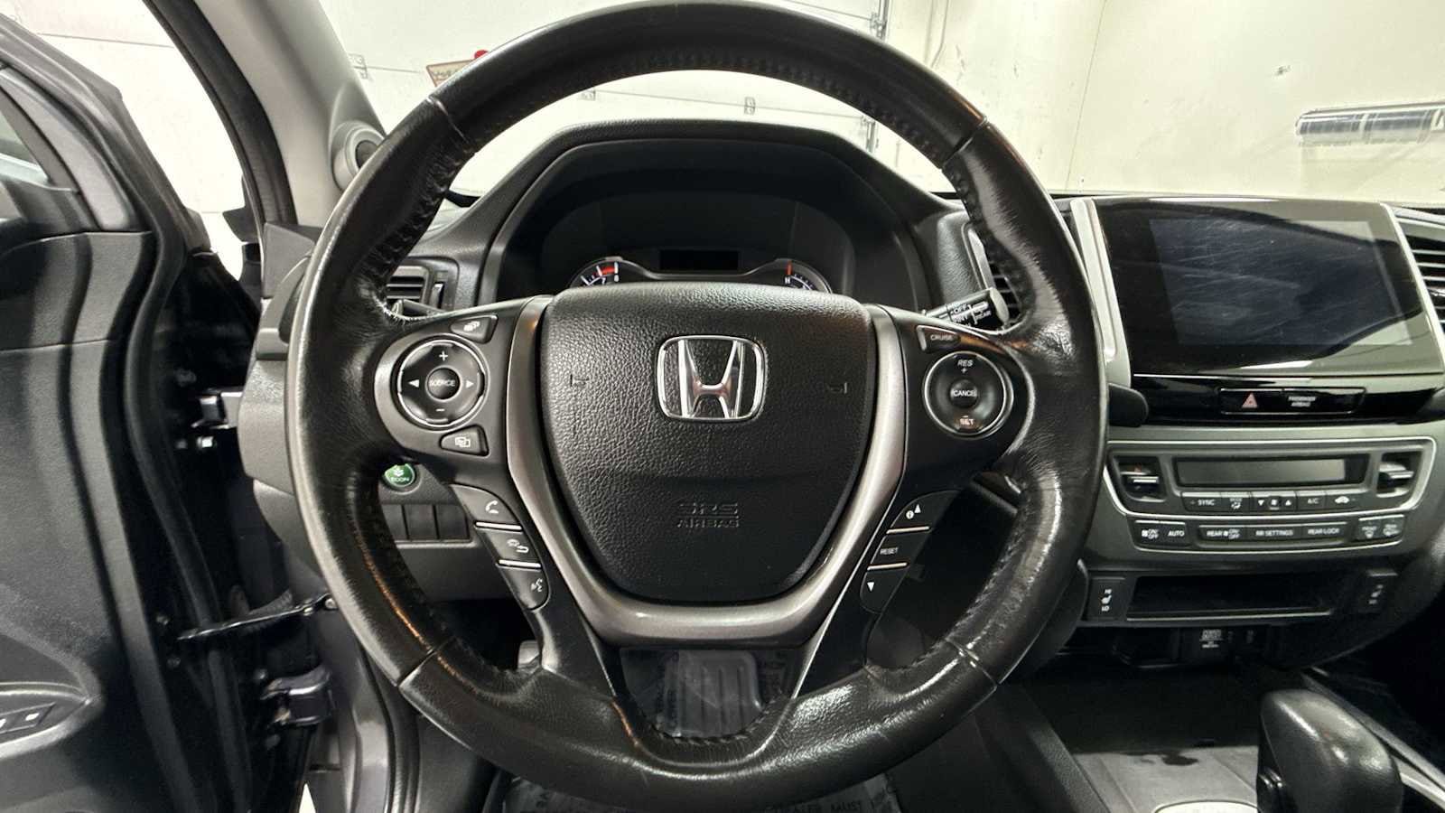 Thumbnail: 2018 Honda Pilot - 16