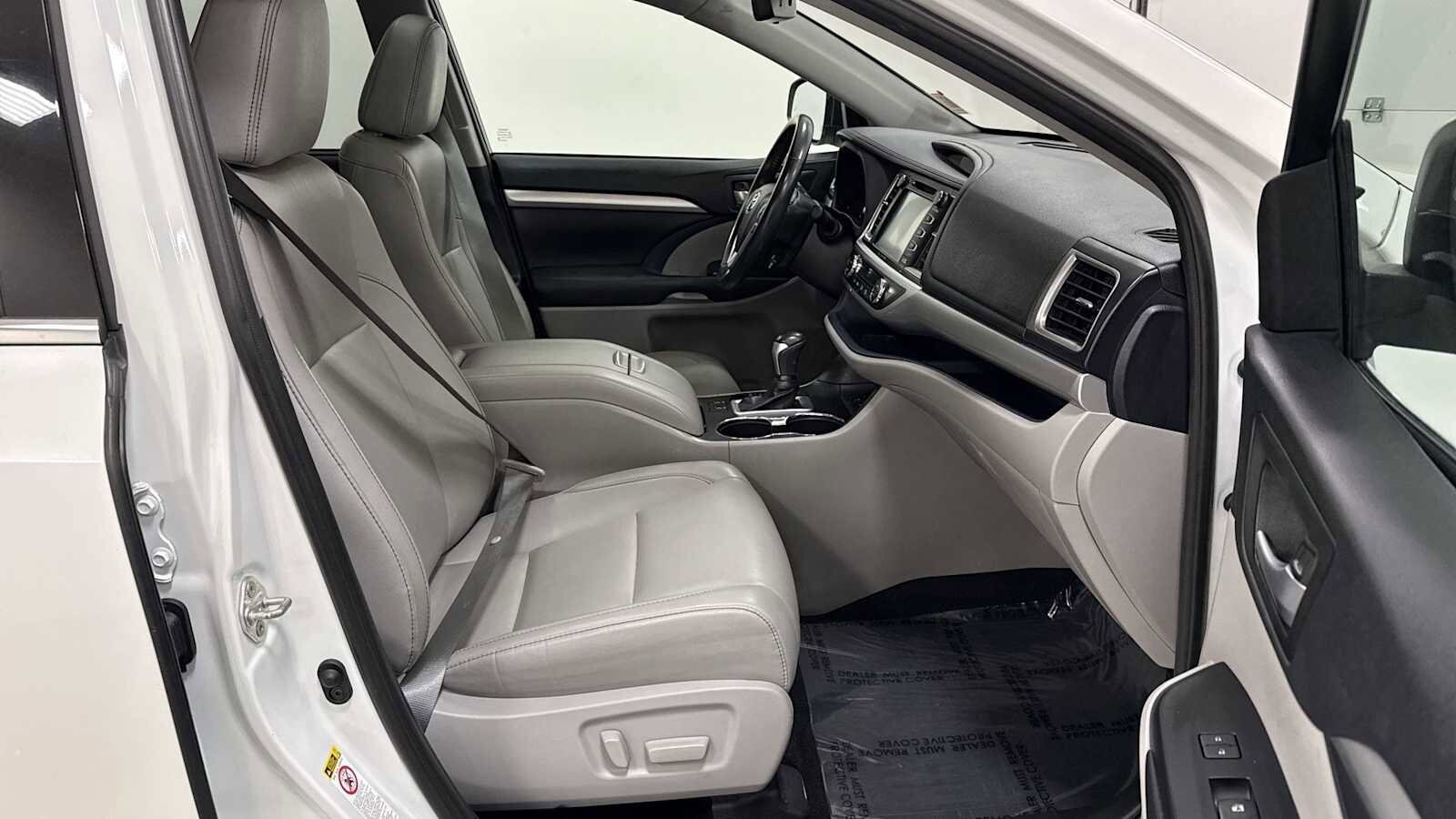 Thumbnail: 2019 Toyota Highlander - 31