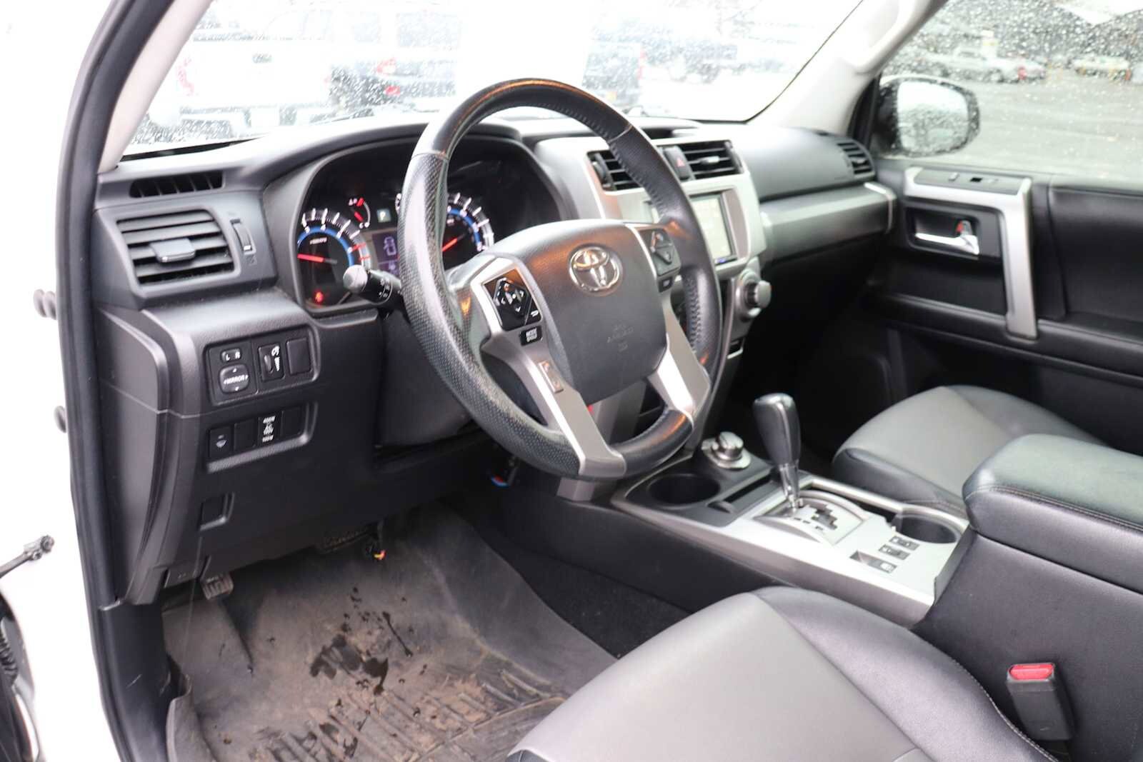 Thumbnail: 2015 Toyota 4Runner - 10