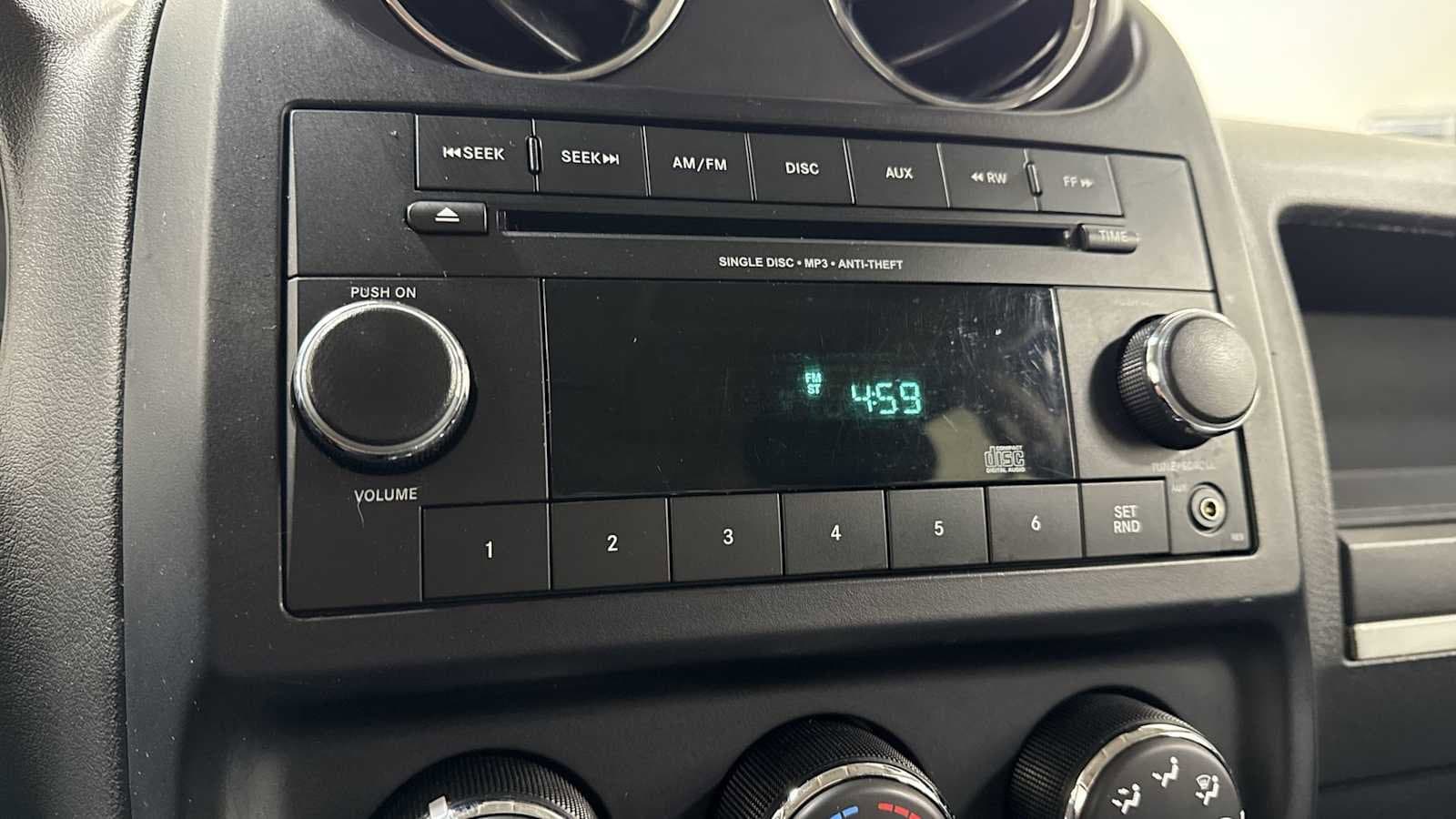 Thumbnail: 2014 Jeep Patriot - 18