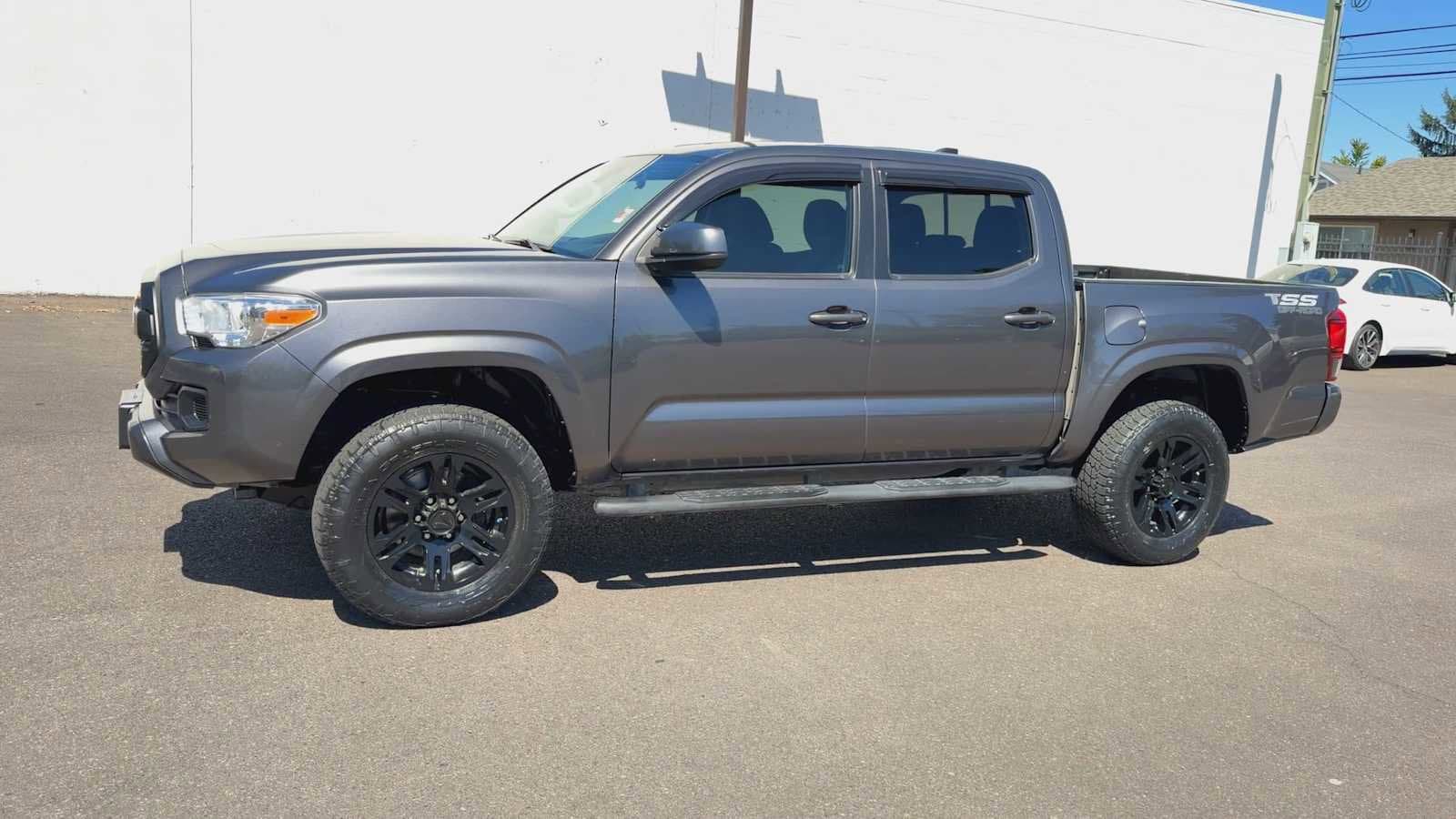 Thumbnail: 2022 Toyota Tacoma - 4