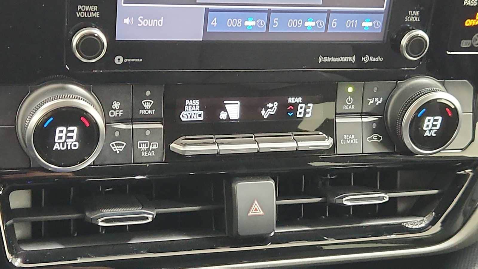 Thumbnail: 2021 Toyota Highlander - 21