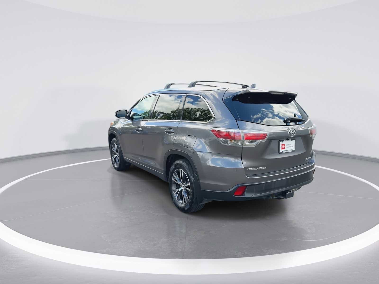 Thumbnail: 2016 Toyota Highlander - 6