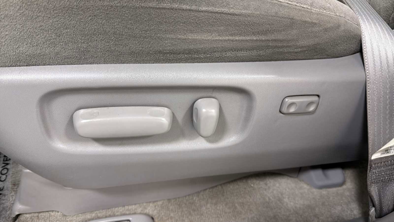 Thumbnail: 2010 Toyota Sienna - 14