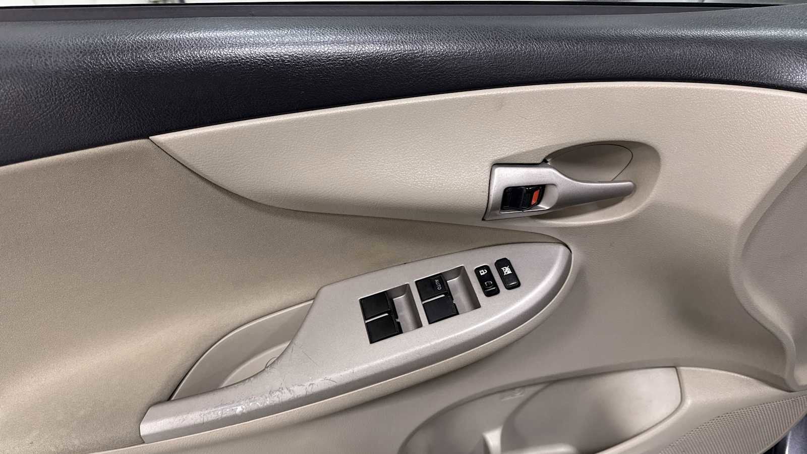 Thumbnail: 2012 Toyota Corolla - 15