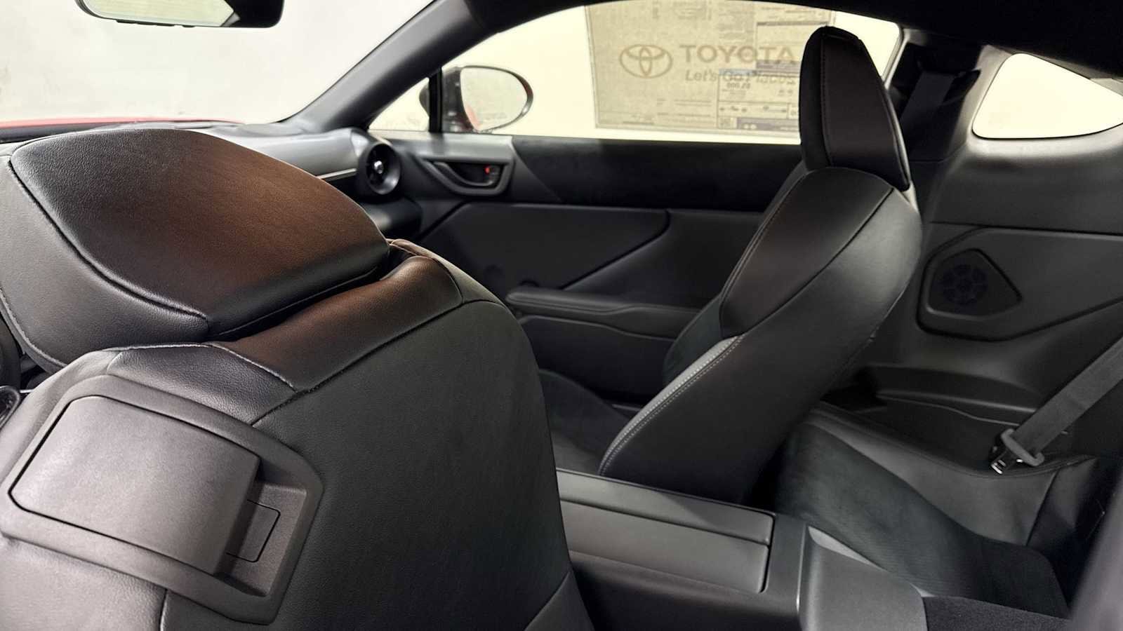 Thumbnail: 2025 Toyota GR86 - 24