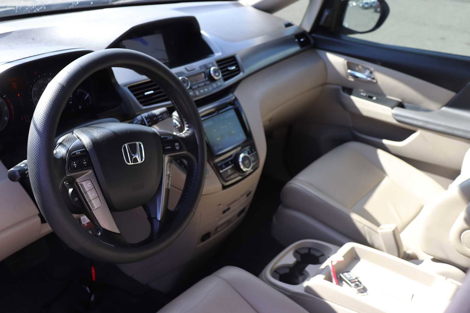 Thumbnail: 2014 Honda Odyssey - 10