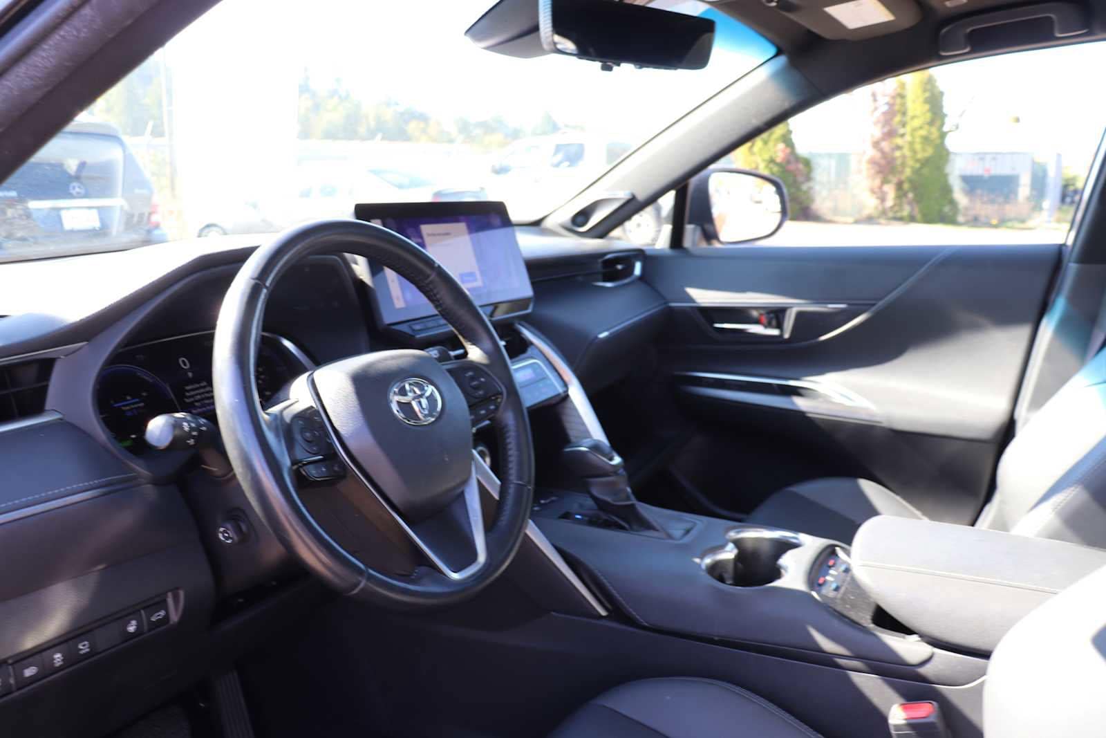 Thumbnail: 2023 Toyota Venza - 10