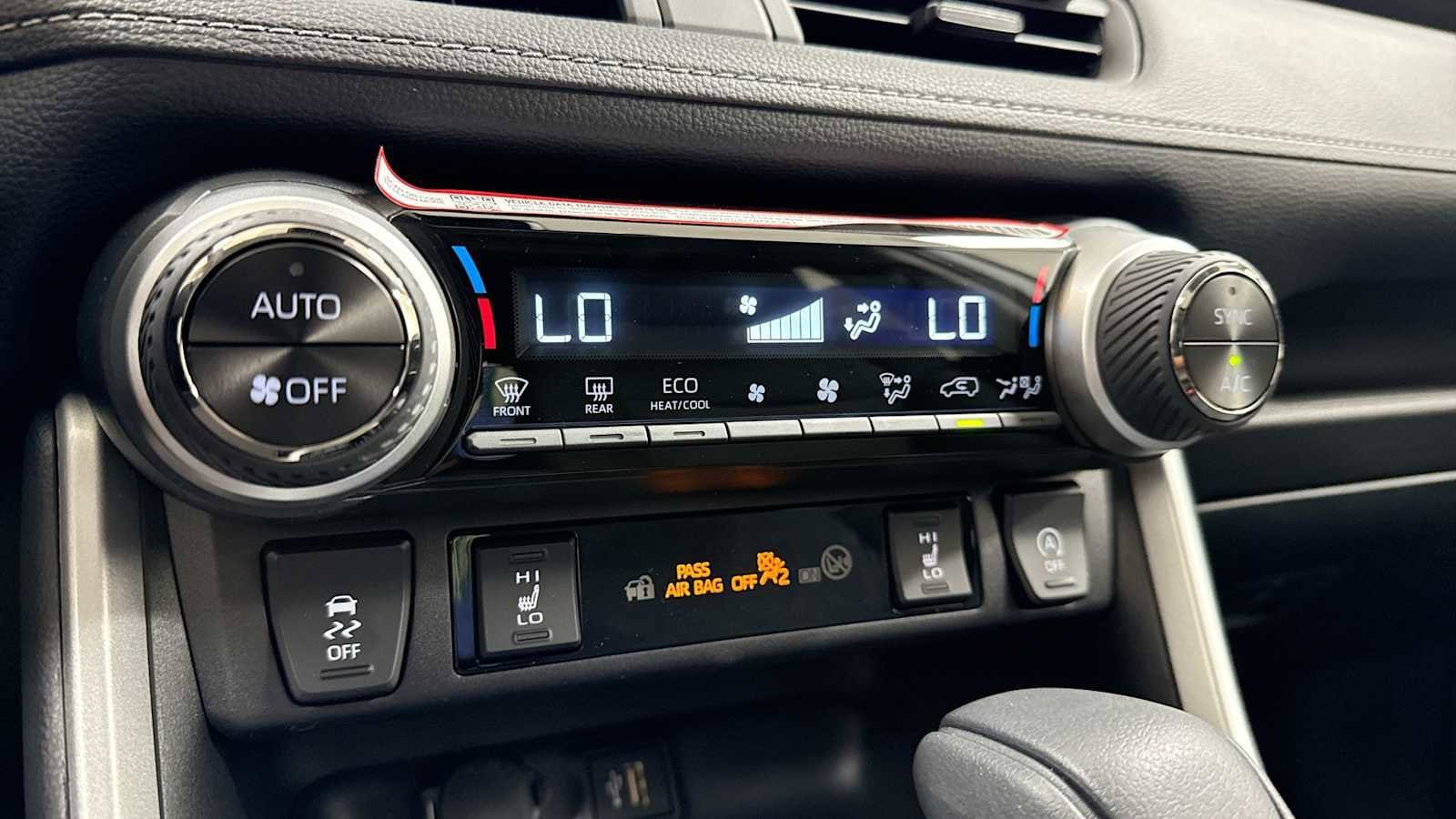 Thumbnail: 2025 Toyota RAV4 - 21