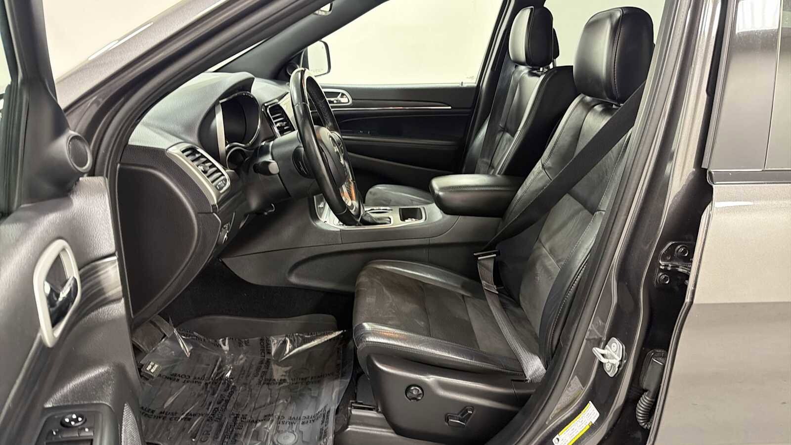 Thumbnail: 2020 Jeep Grand Cherokee - 13