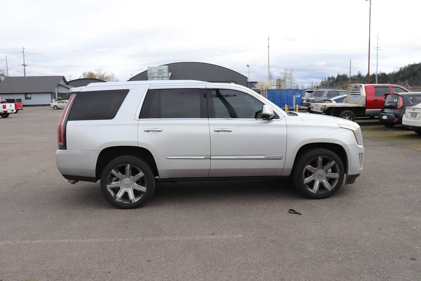 Thumbnail: 2016 Cadillac Escalade - 4