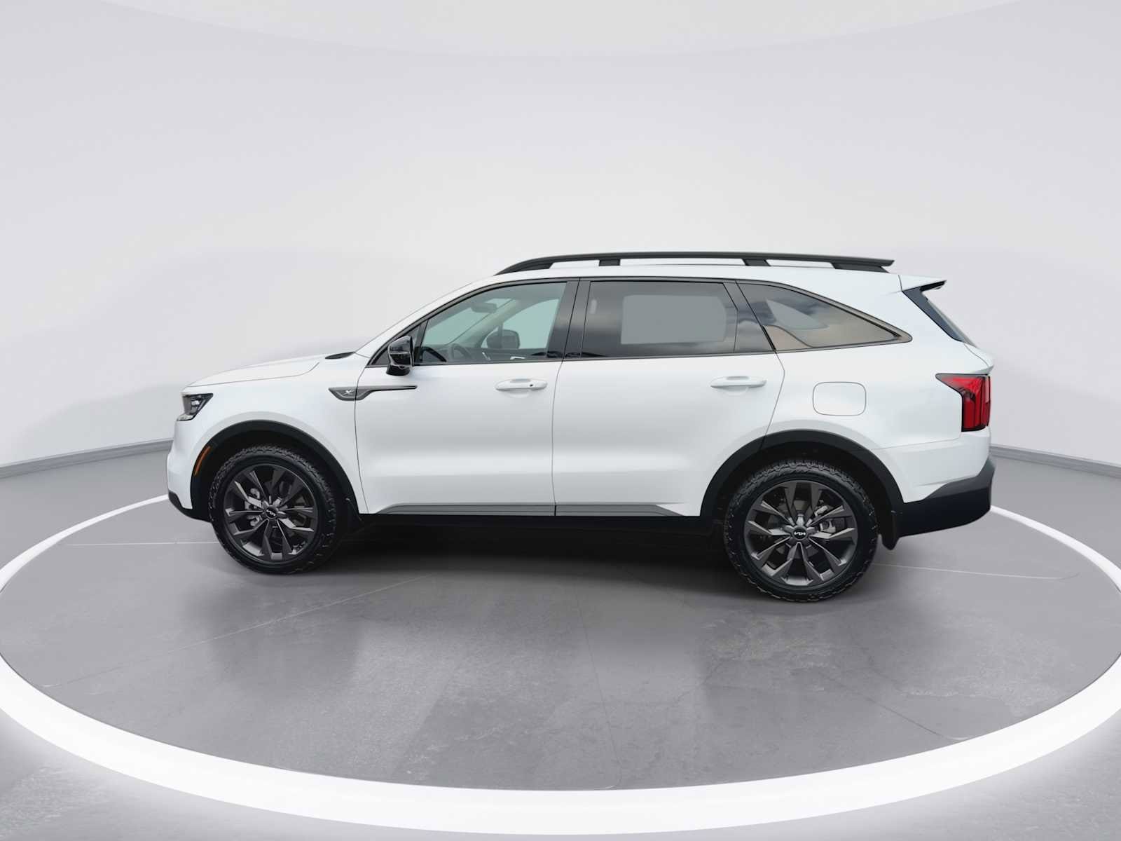 Thumbnail: 2023 Kia Sorento - 5