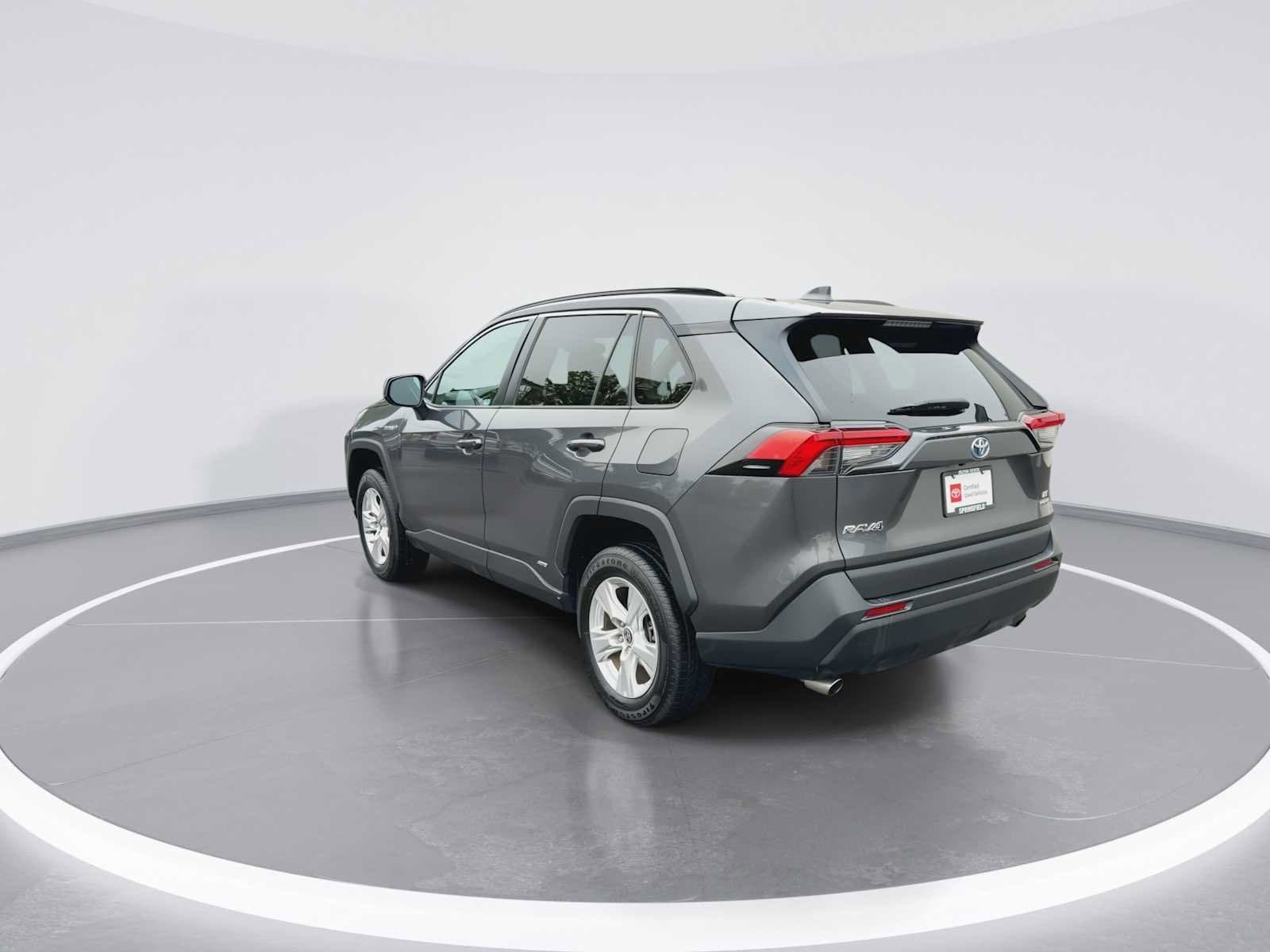 Thumbnail: 2021 Toyota RAV4 - 6