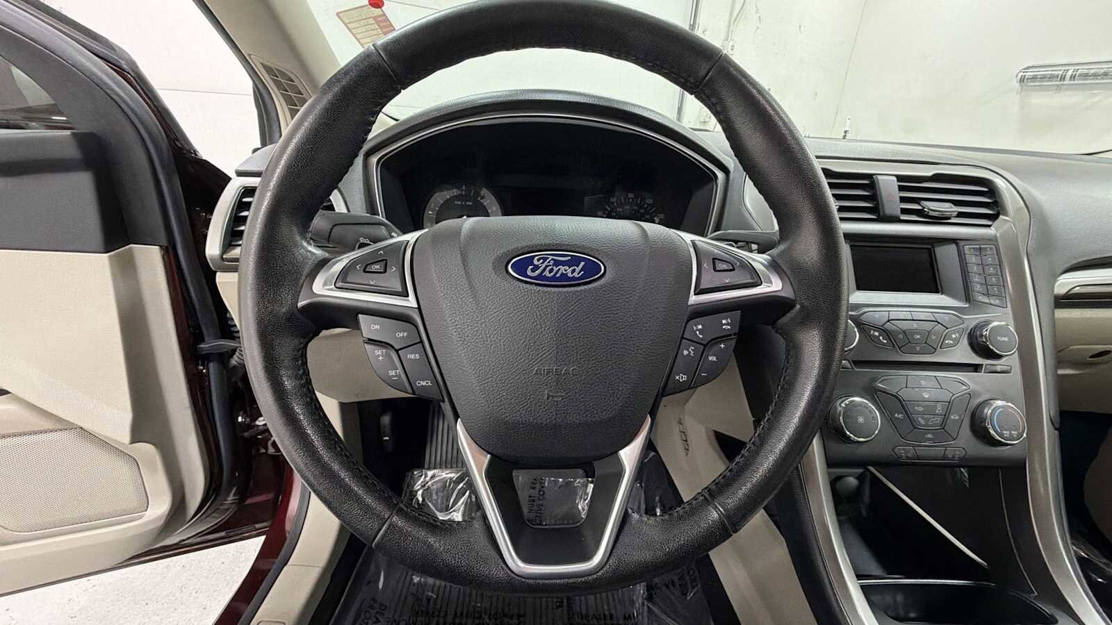 Thumbnail: 2017 Ford Fusion - 16