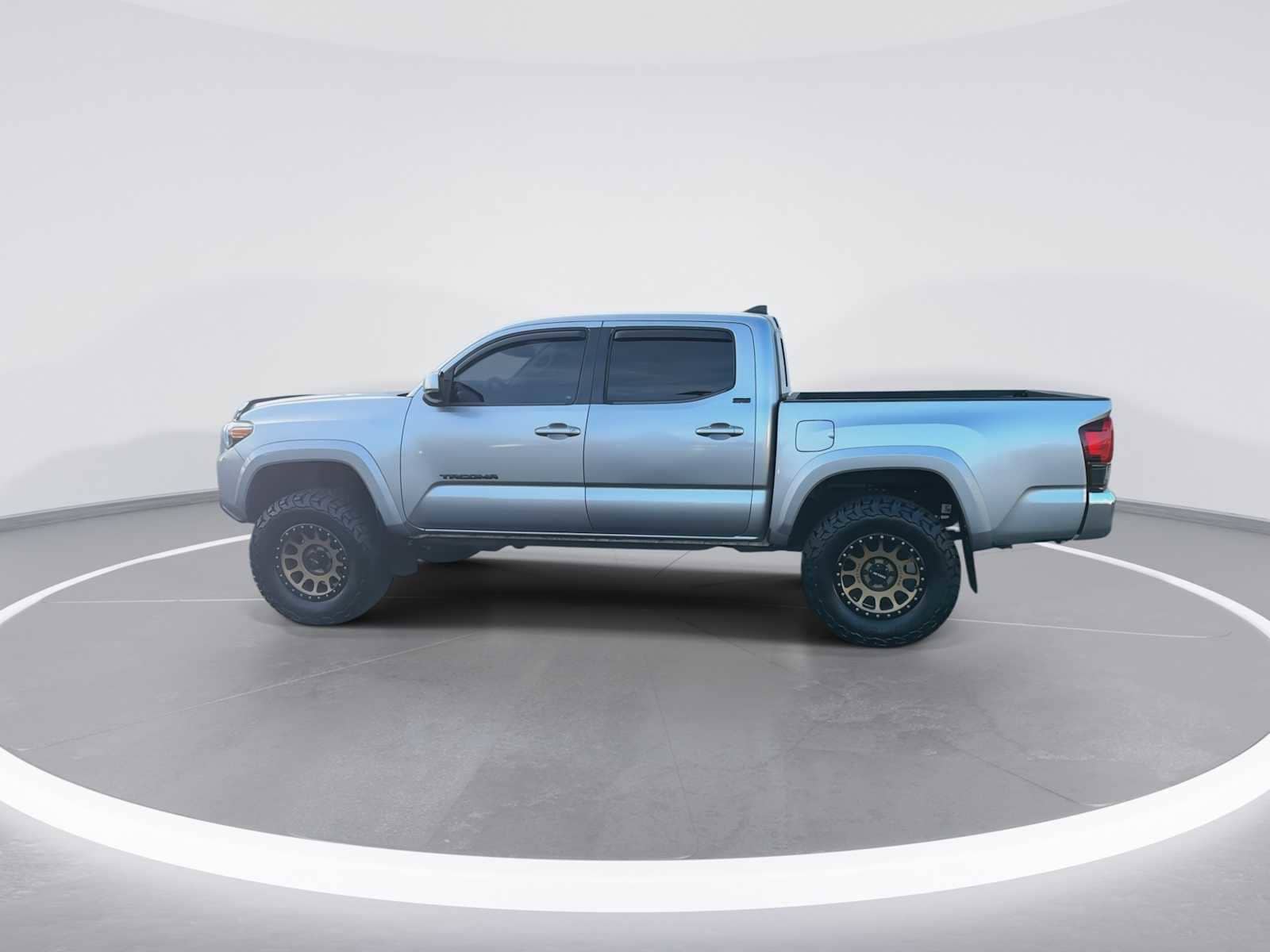 Thumbnail: 2019 Toyota Tacoma - 5