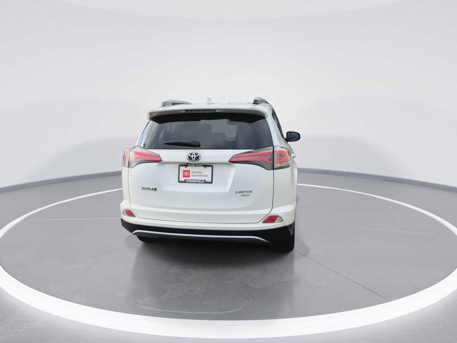 Thumbnail: 2018 Toyota RAV4 - 7