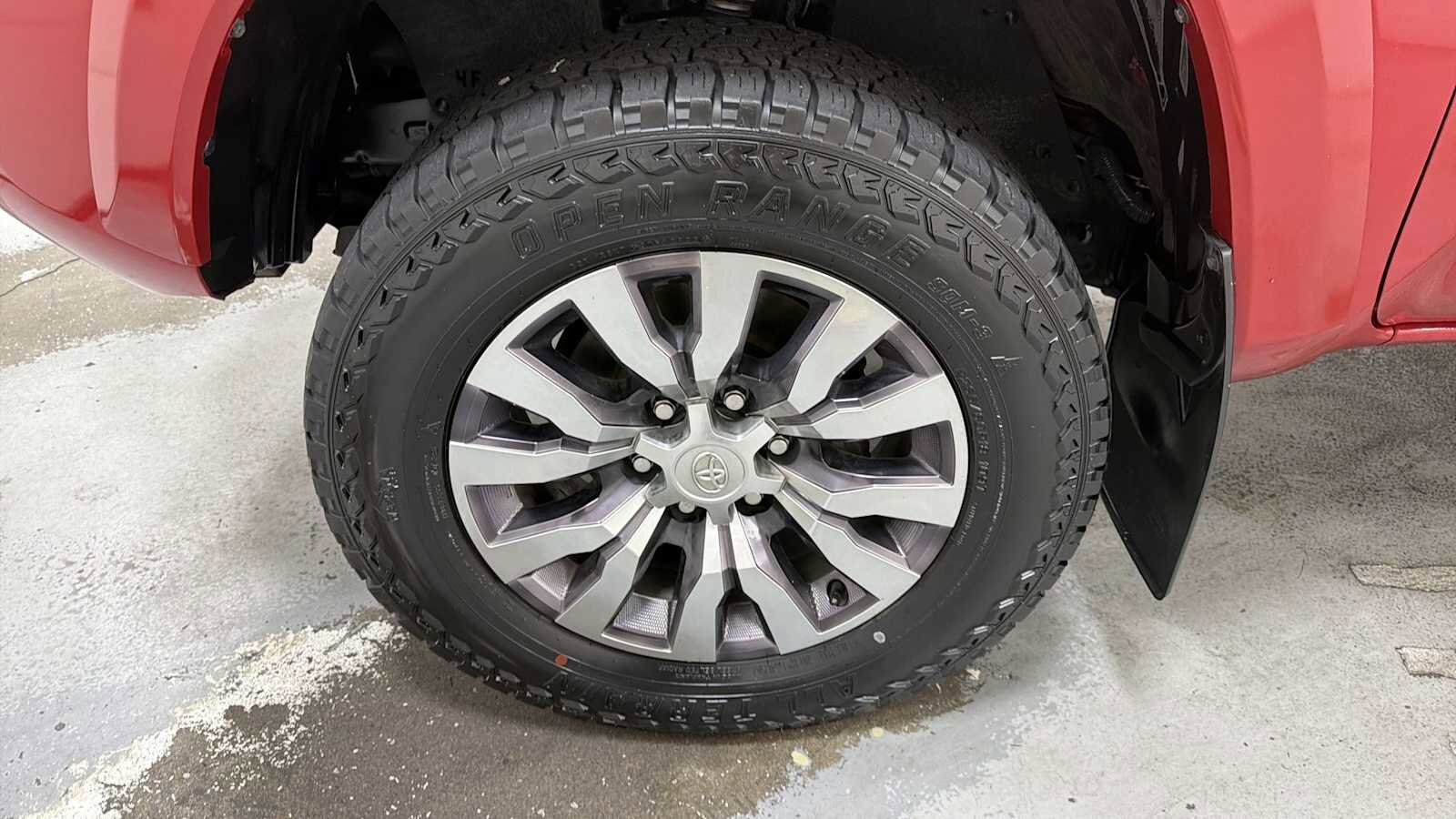 Thumbnail: 2022 Toyota Tacoma - 10