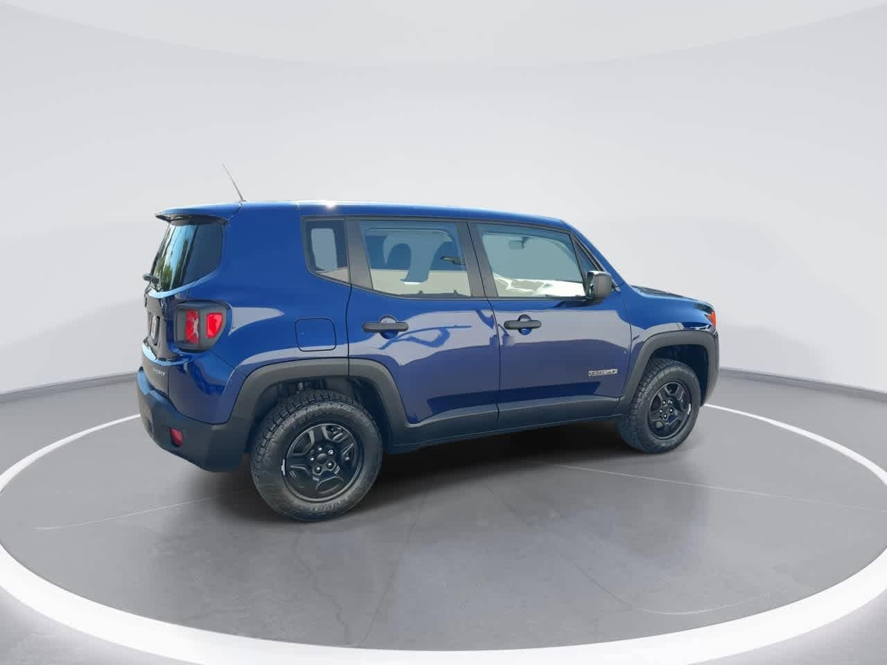 Thumbnail: 2016 Jeep Renegade - 8