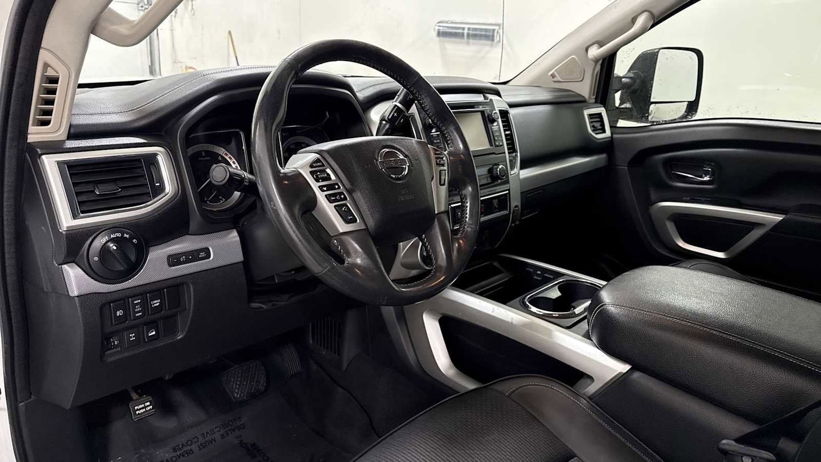 Thumbnail: 2017 Nissan Titan - 12