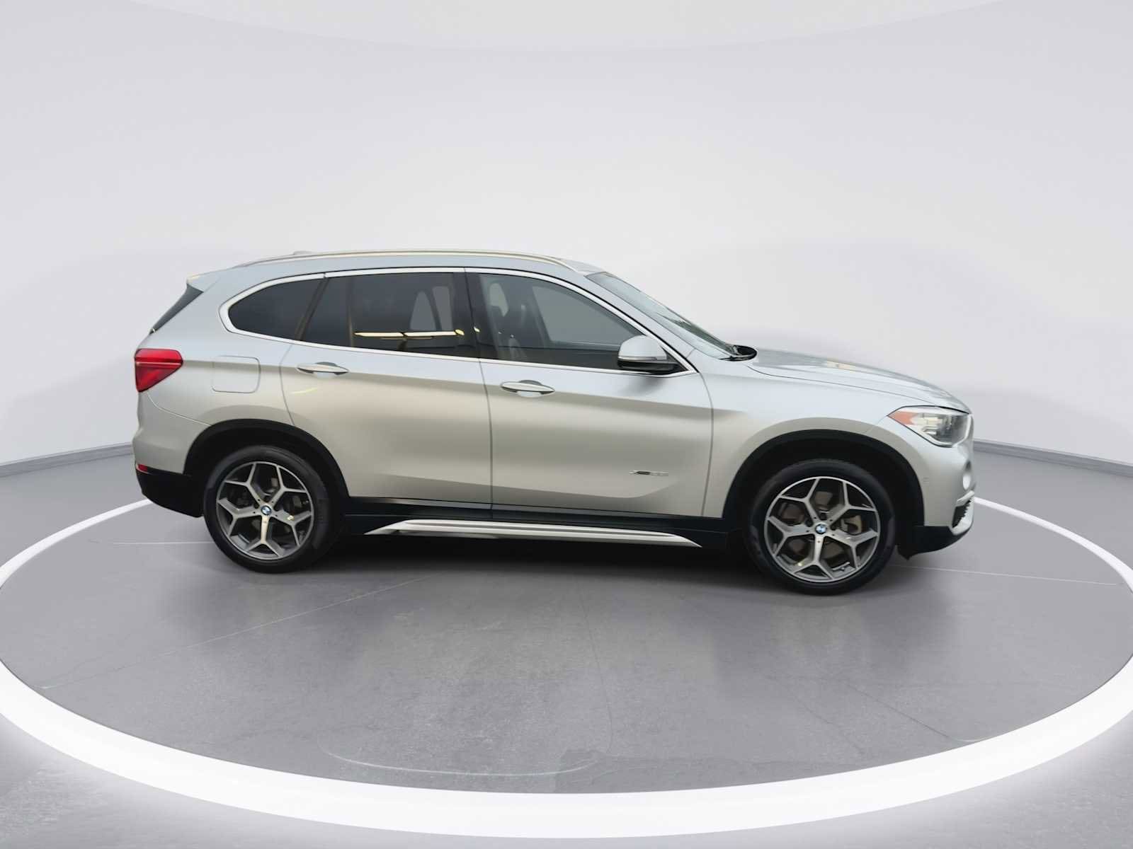 Thumbnail: 2018 BMW X1 - 9