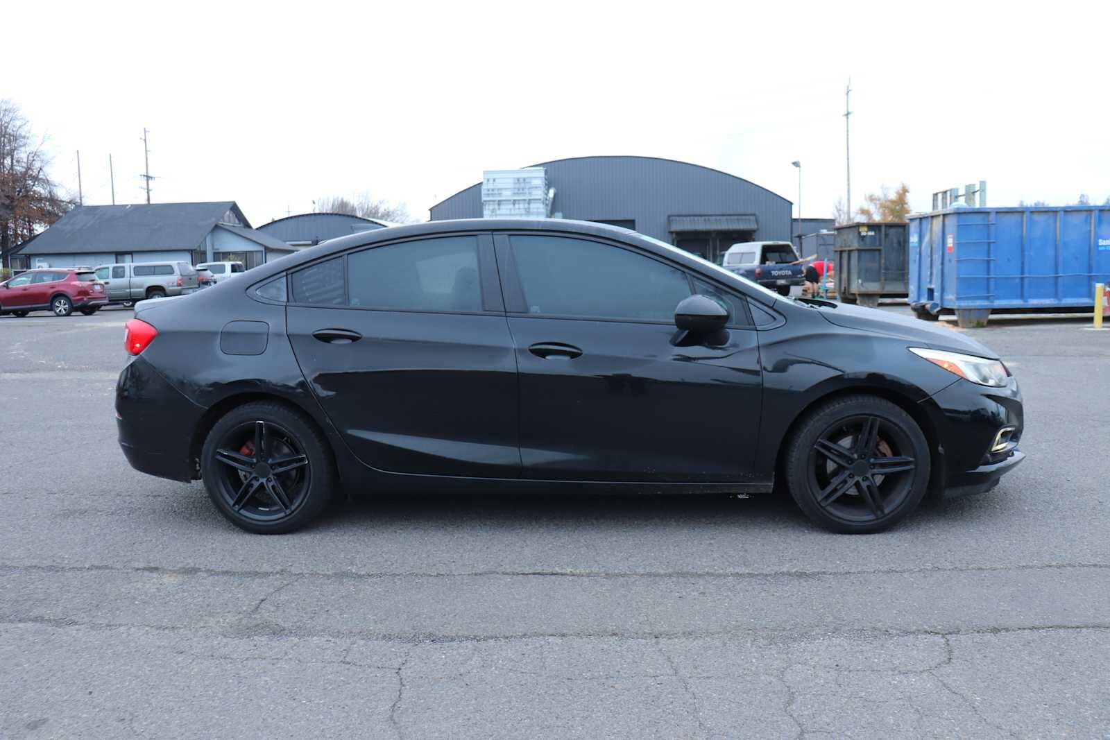 2017 Chevrolet Cruze LS photo 4