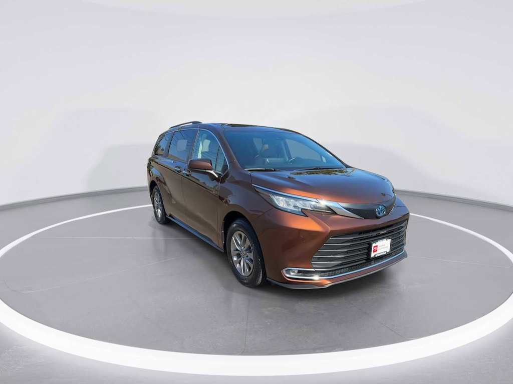 Certified 2022 Toyota Sienna XLE 8 Passenger Van Passenger Van