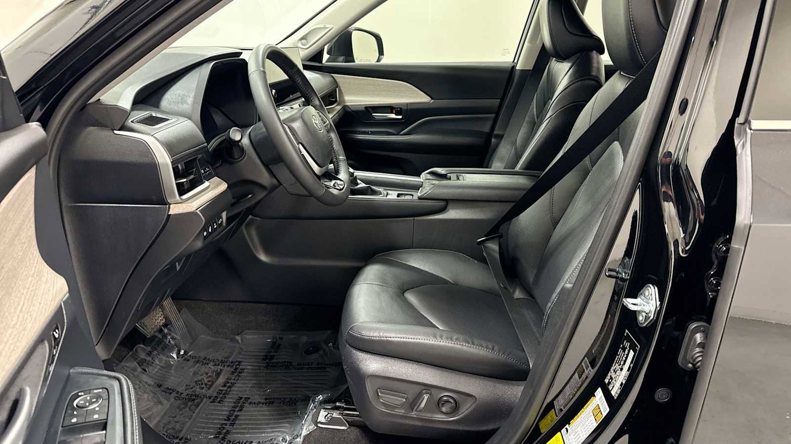 2024 Toyota Grand Highlander Limited 13