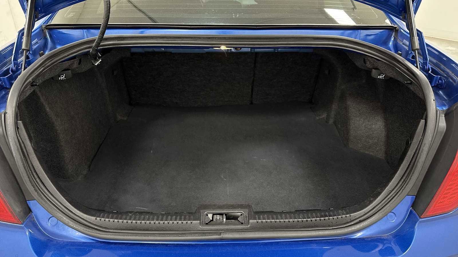 Thumbnail: 2011 Ford Fusion - 25