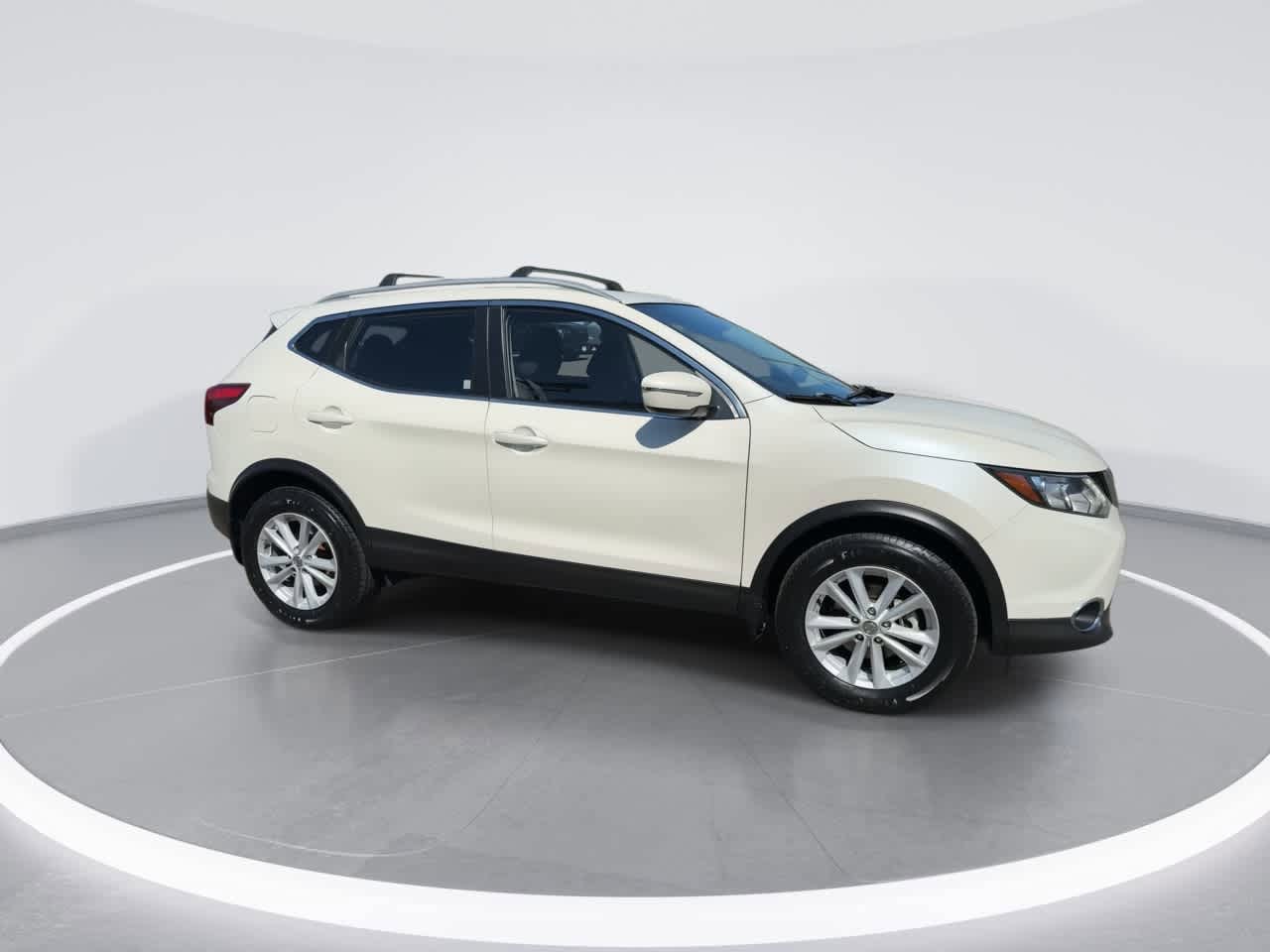 Thumbnail: 2017 Nissan Rogue Sport - 9