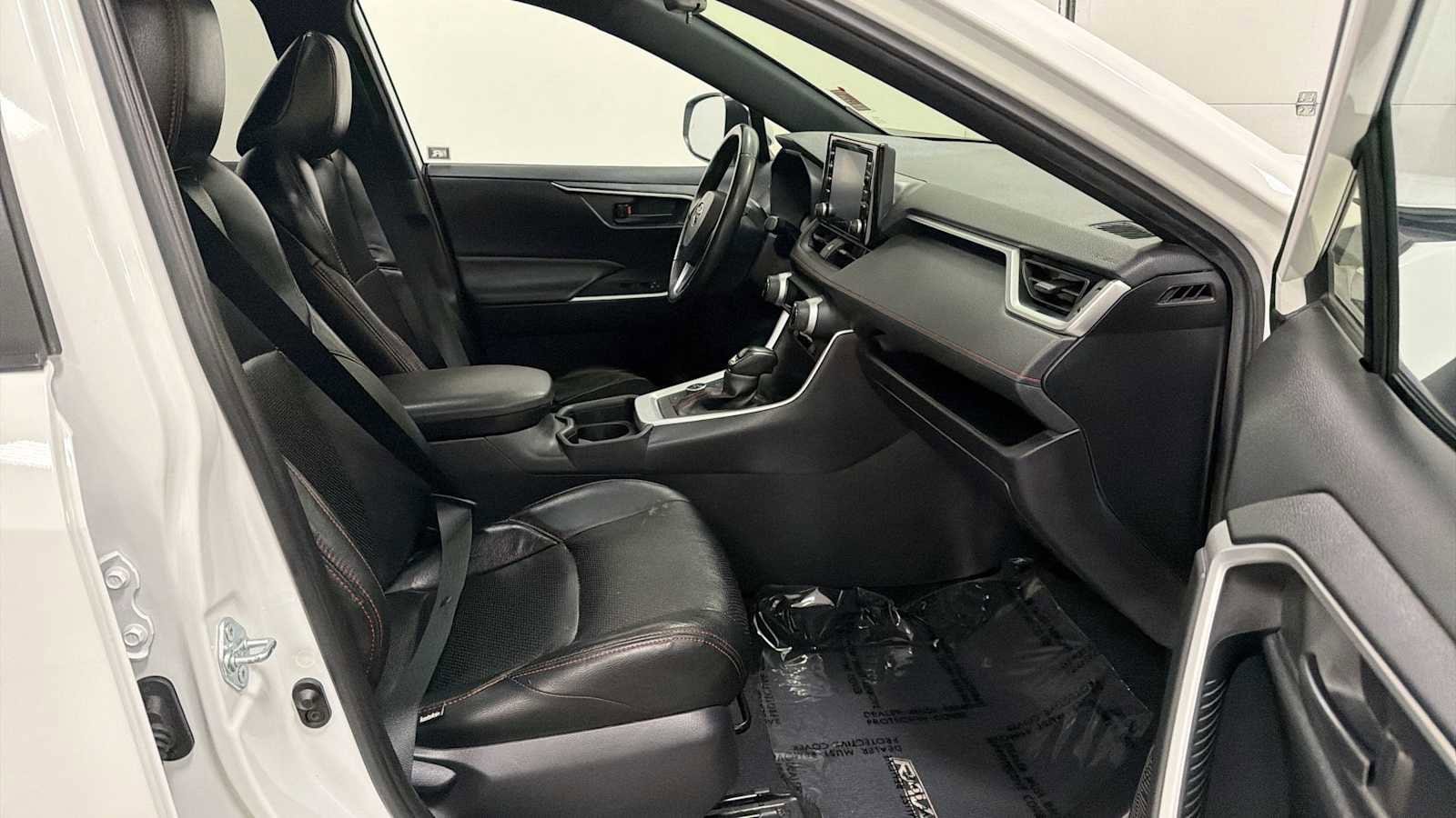 Thumbnail: 2021 Toyota RAV4 - 29