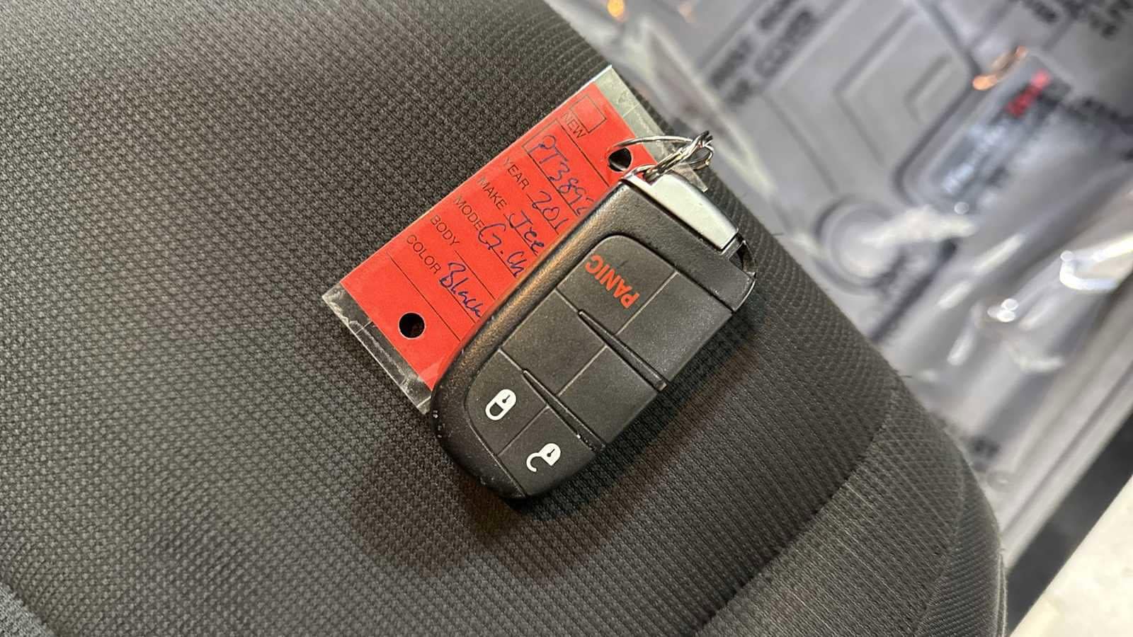 Thumbnail: 2016 Jeep Grand Cherokee - 30