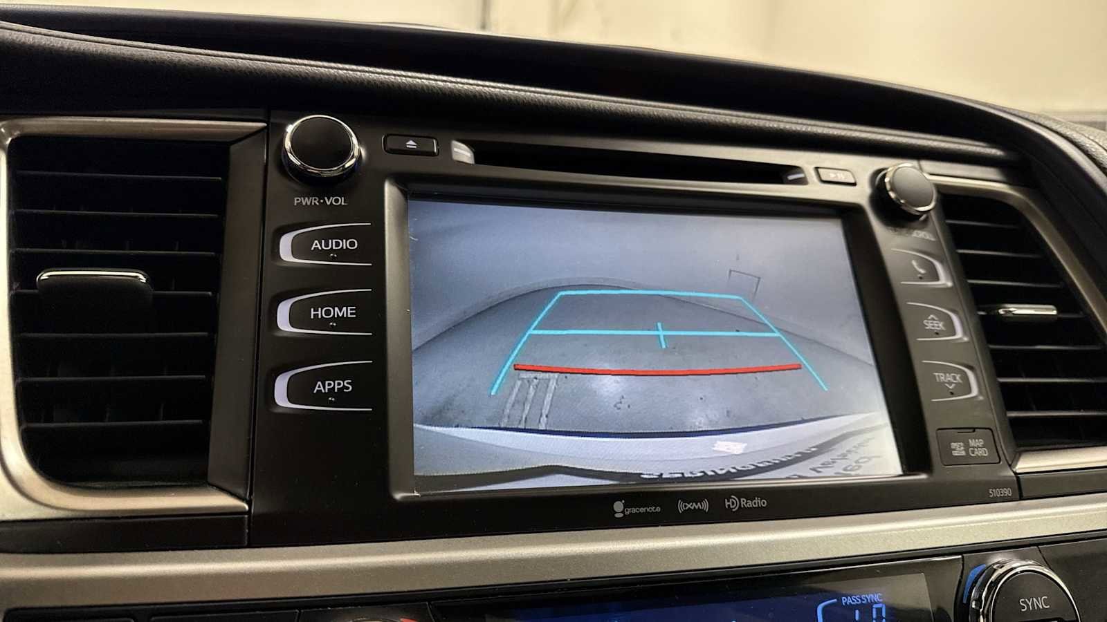 Thumbnail: 2019 Toyota Highlander - 19