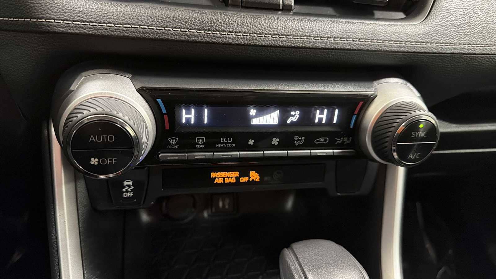 Thumbnail: 2019 Toyota RAV4 - 20