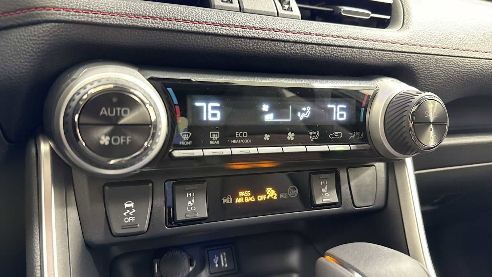 Thumbnail: 2025 Toyota RAV4 - 21