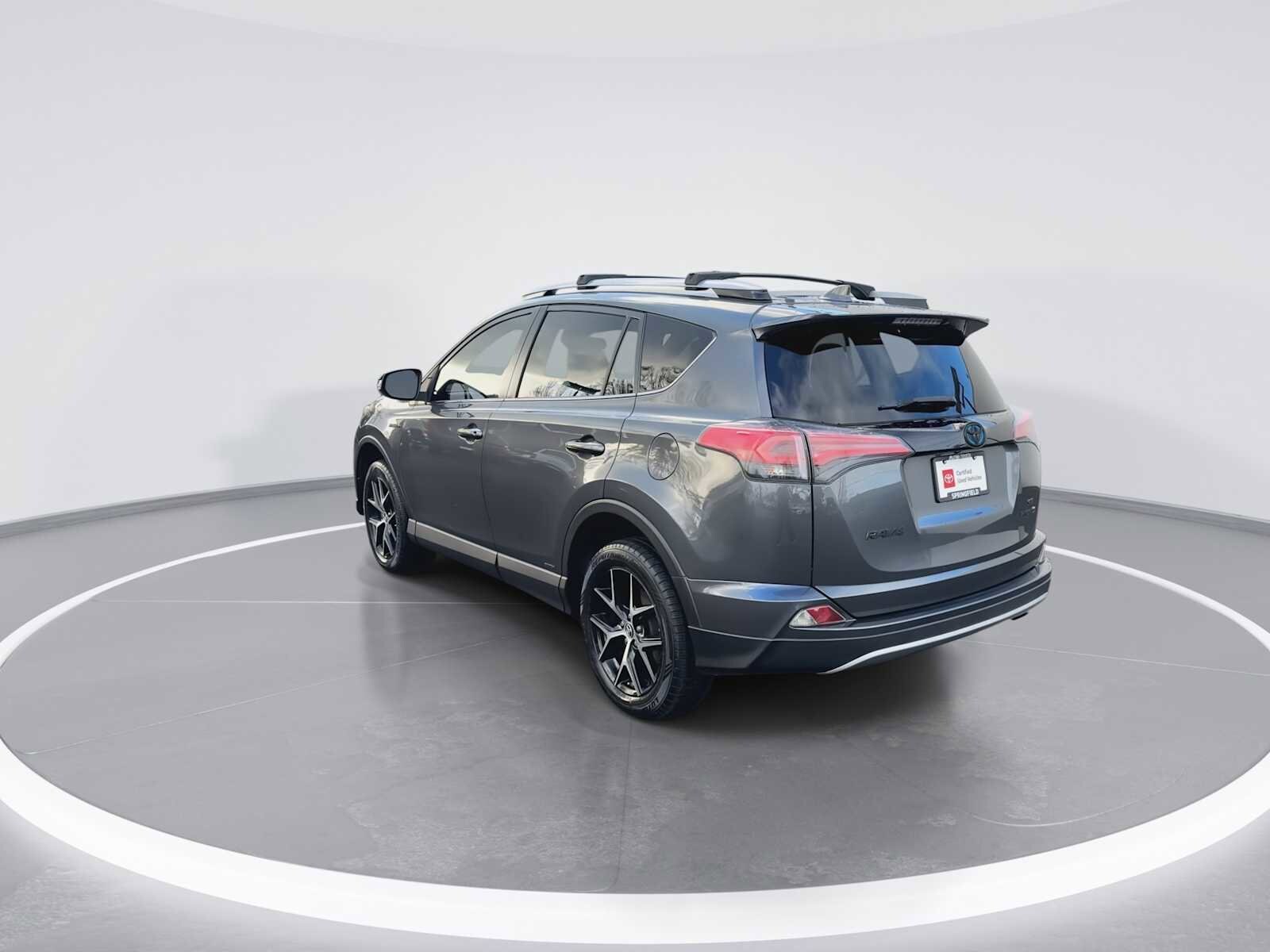 Thumbnail: 2017 Toyota RAV4 - 6