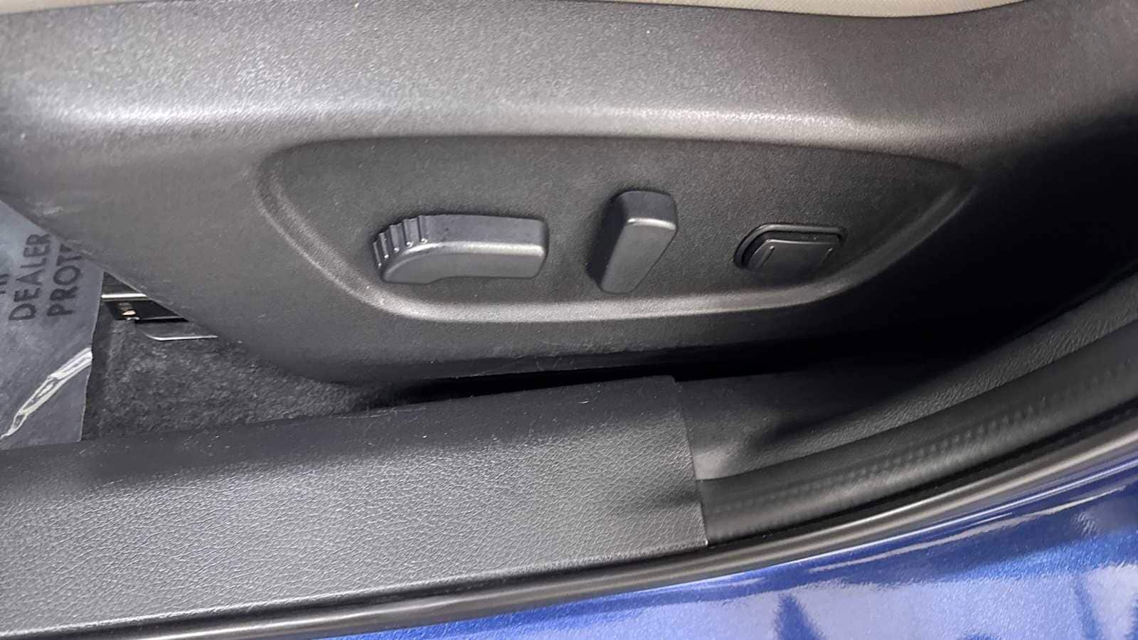 Thumbnail: 2022 Nissan Rogue Sport - 14