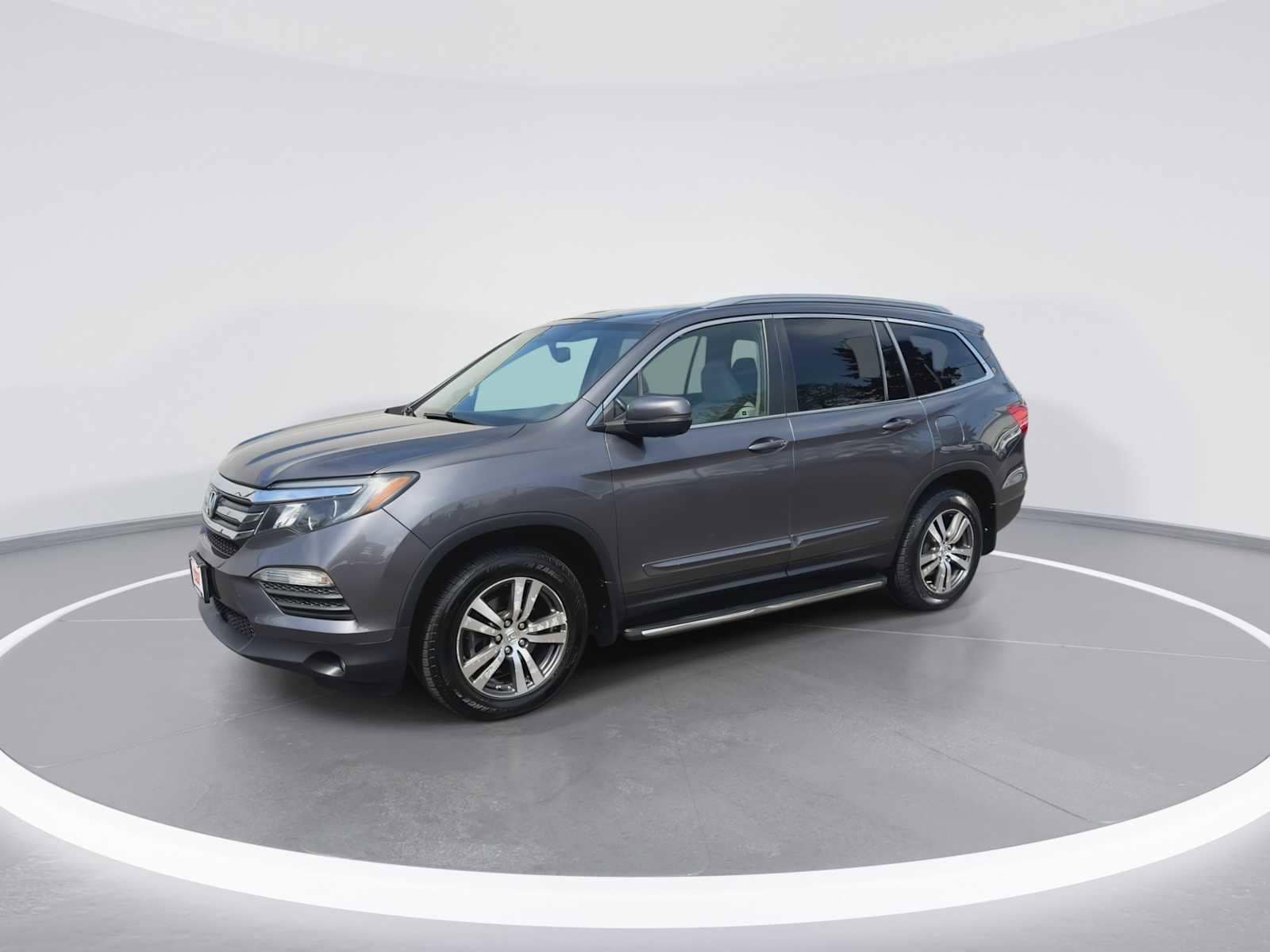 Thumbnail: 2017 Honda Pilot - 4