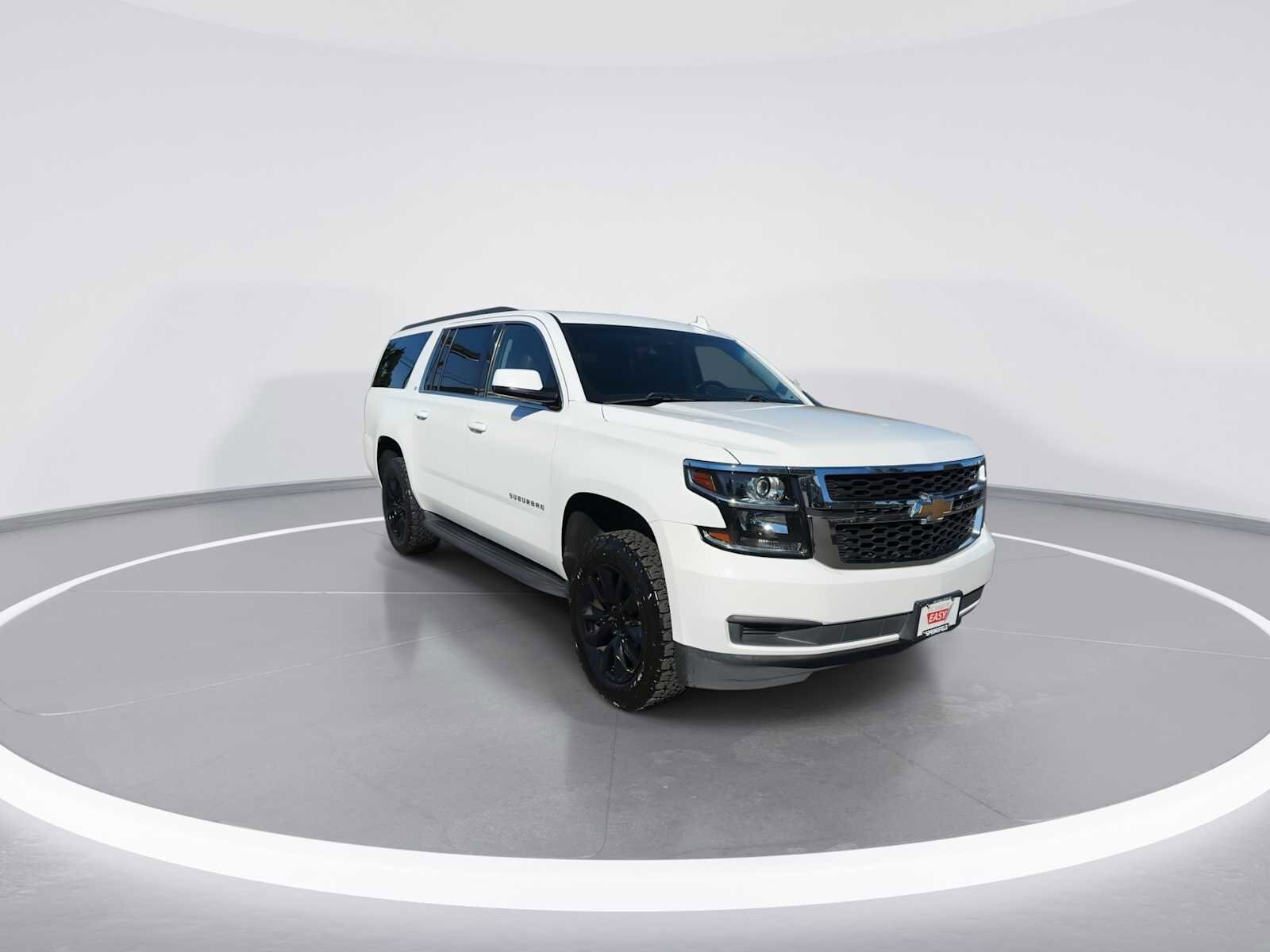 2019 Chevrolet Suburban LT photo 2