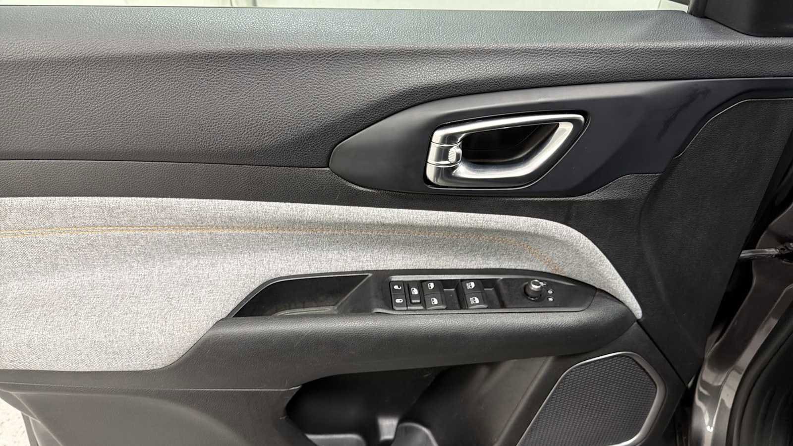 Thumbnail: 2022 Jeep Compass - 15