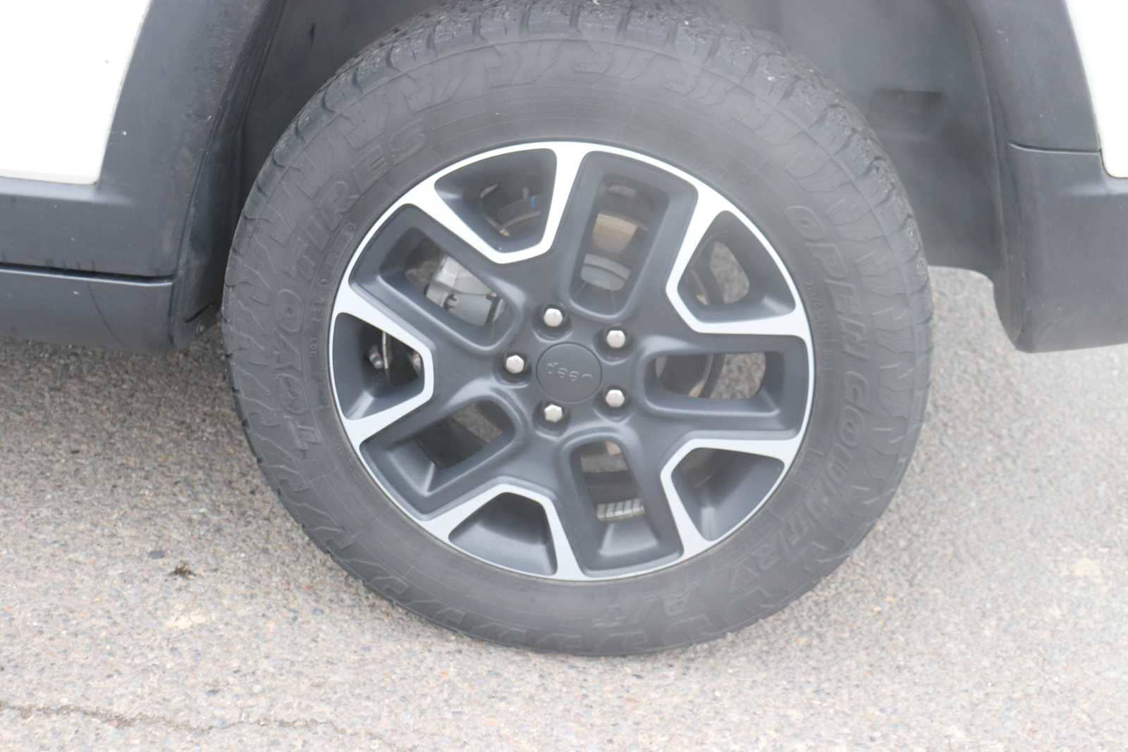 Thumbnail: 2019 Jeep Compass - 9