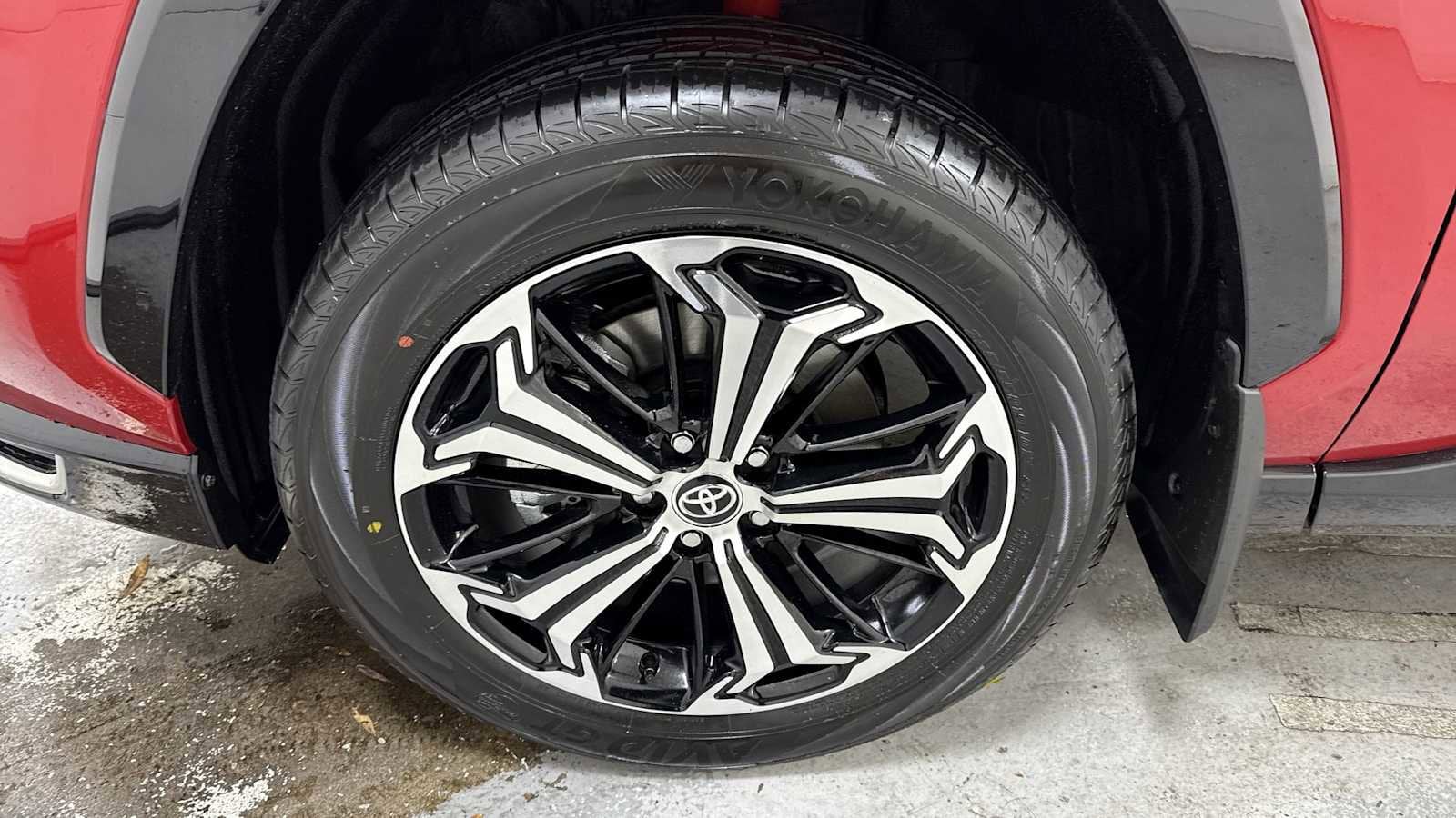 Thumbnail: 2025 Toyota RAV4 - 10