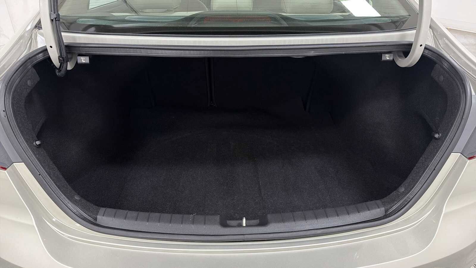 Thumbnail: 2018 Hyundai Elantra - 28