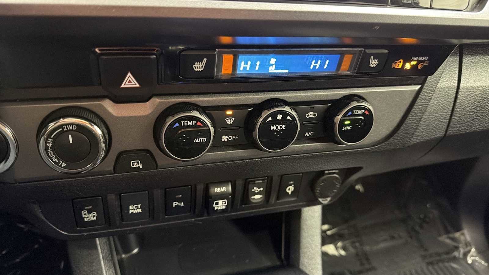 Thumbnail: 2018 Toyota Tacoma - 21