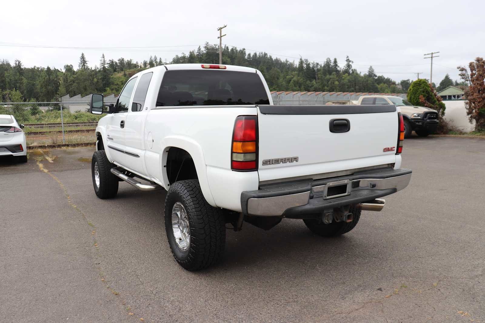 2006 GMC Sierra 2500  7