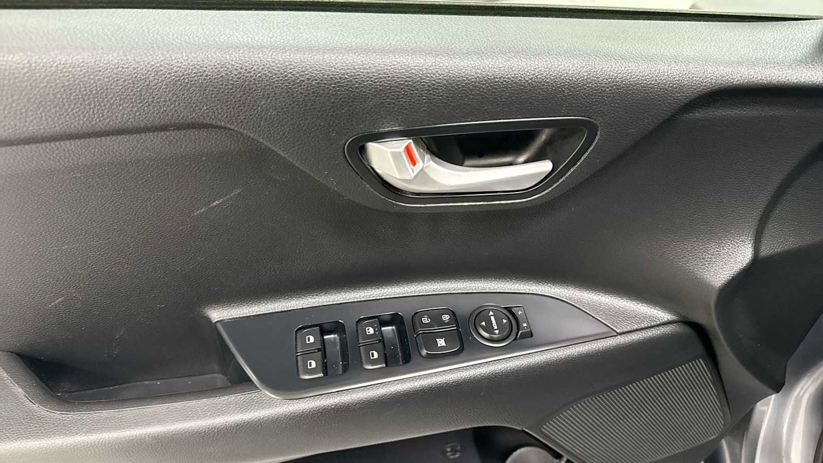 Thumbnail: 2019 Kia Rio - 15