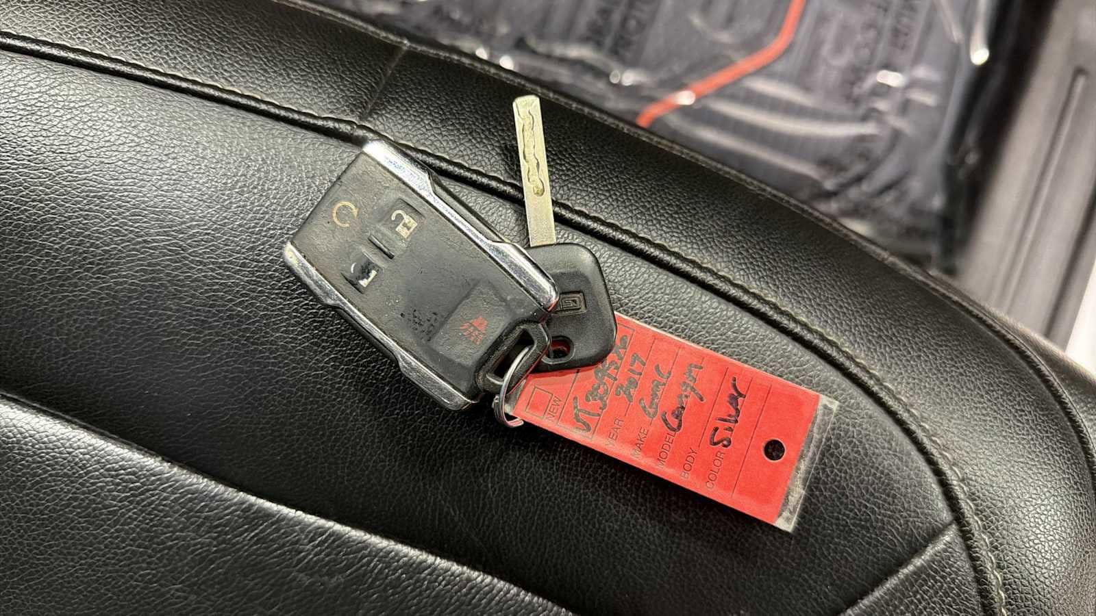 Thumbnail: 2017 GMC Canyon - 31